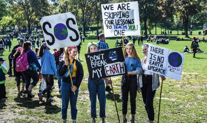 Students protesting for a better climate policy