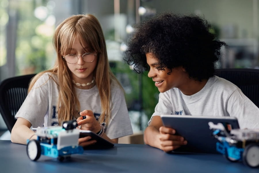 Kids coding robot